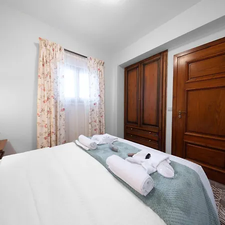 Casa de Férias Le Mont - Your Private Mountain Retreat *